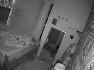 voyeurcam hornyhostel 03